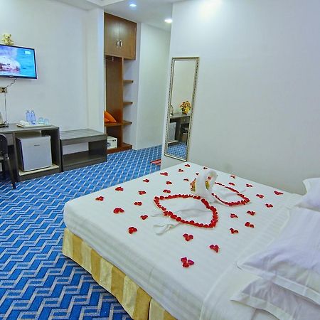 Perfect Hotel Mandalay Esterno foto