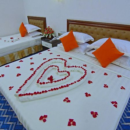 Perfect Hotel Mandalay Esterno foto