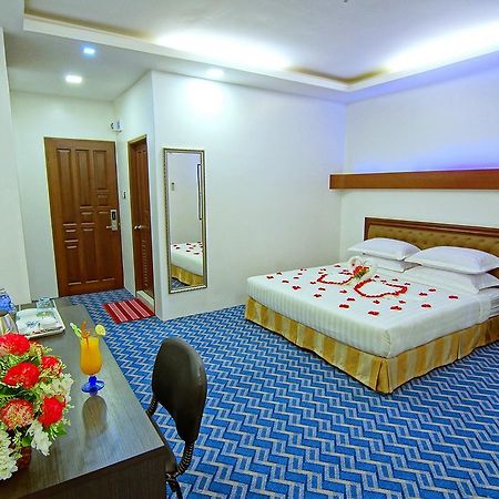 Perfect Hotel Mandalay Esterno foto