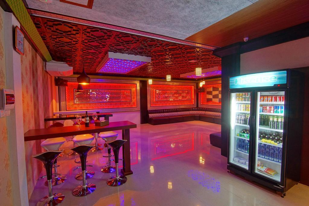 Perfect Hotel Mandalay Esterno foto