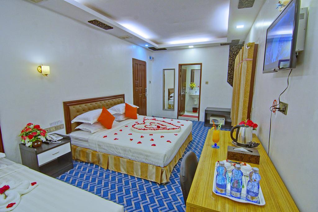 Perfect Hotel Mandalay Esterno foto