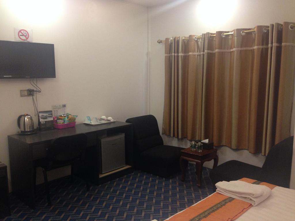 Perfect Hotel Mandalay Esterno foto