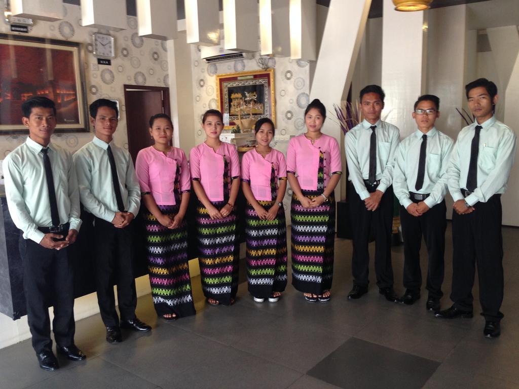 Perfect Hotel Mandalay Esterno foto