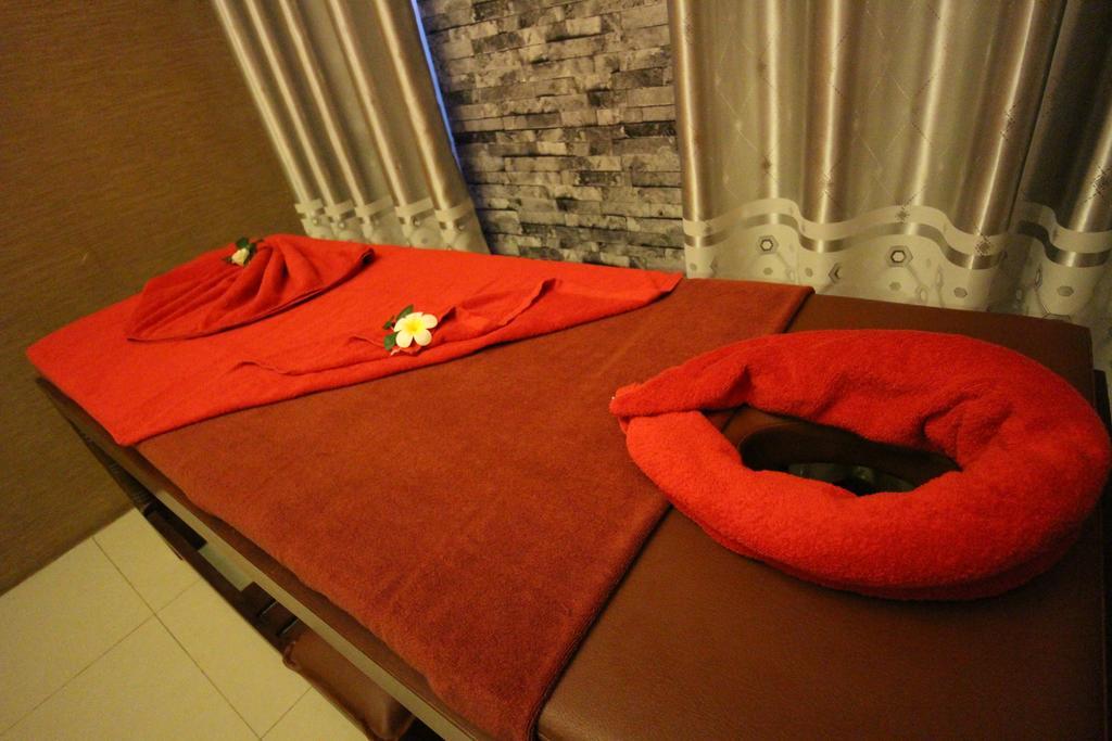 Perfect Hotel Mandalay Esterno foto