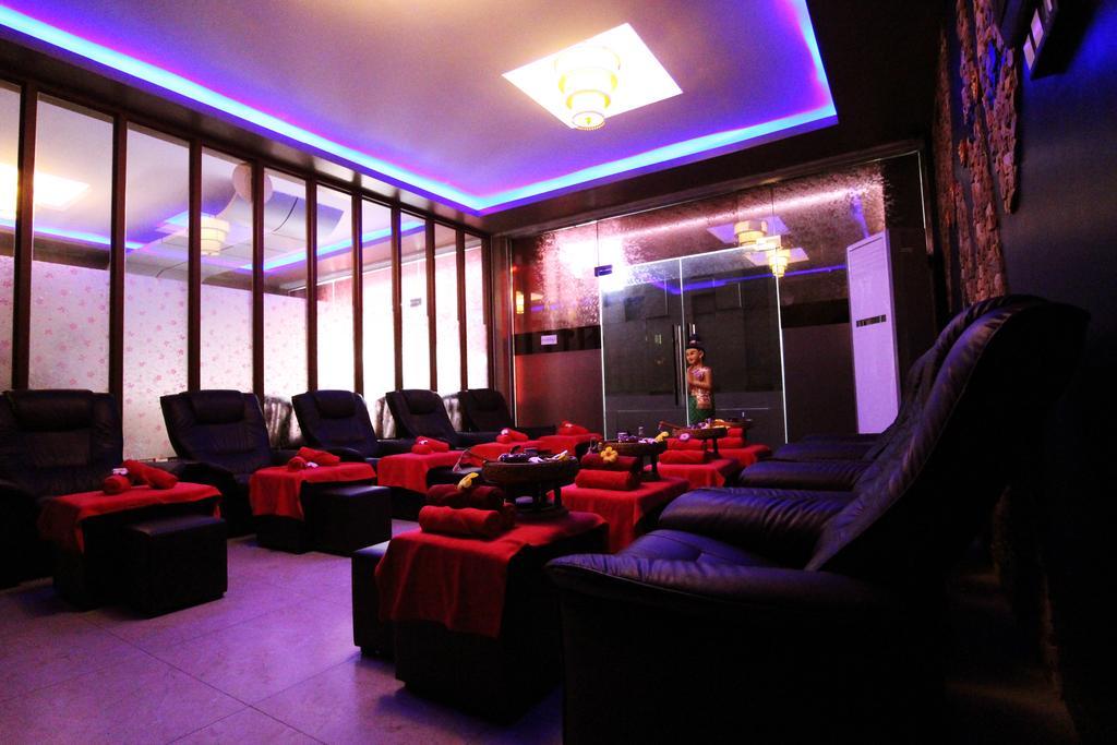 Perfect Hotel Mandalay Esterno foto