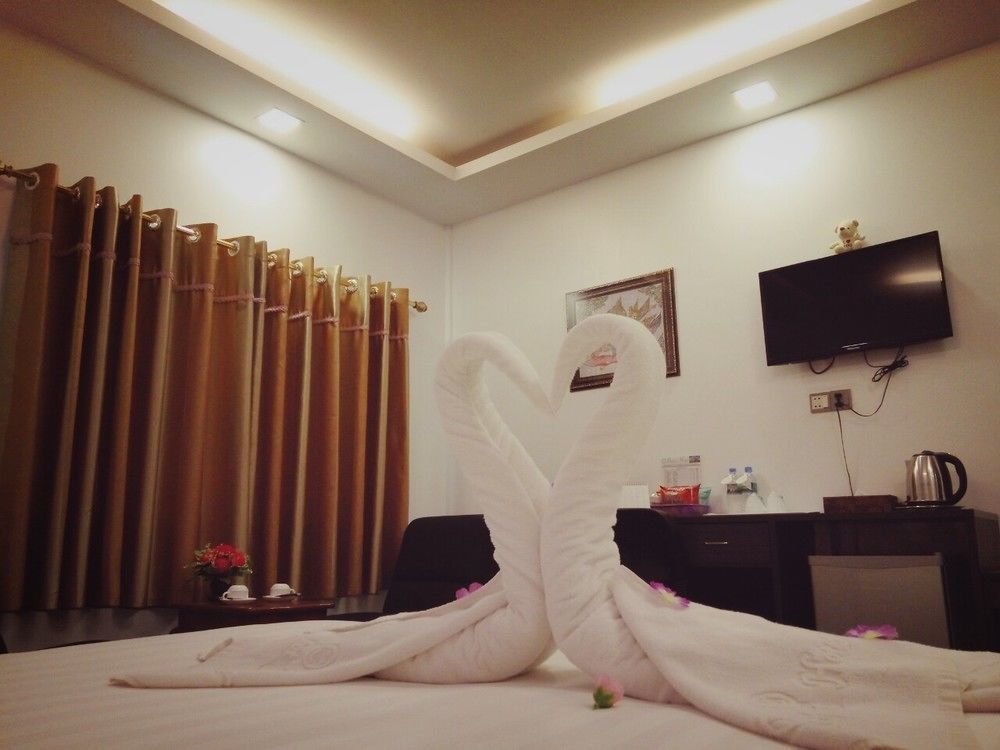 Perfect Hotel Mandalay Esterno foto