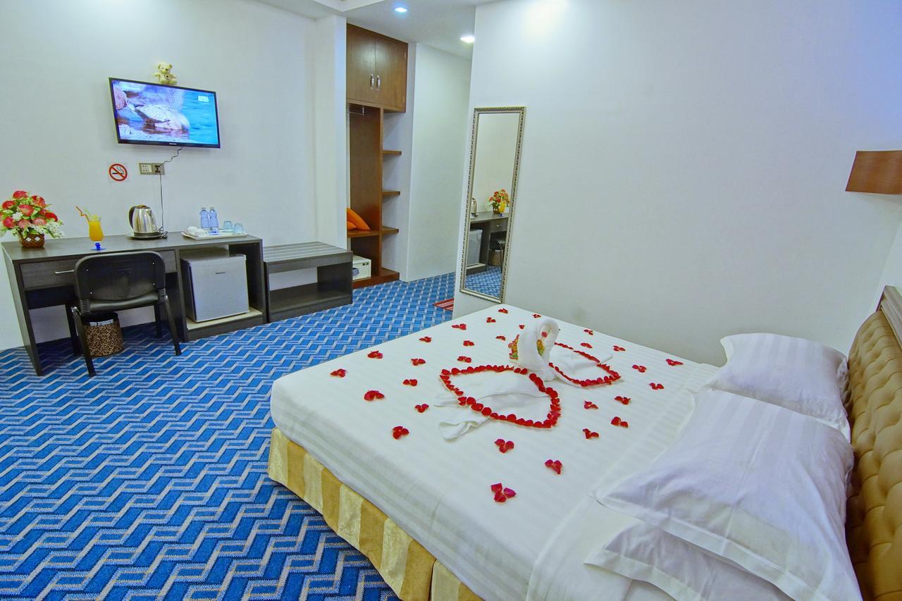 Perfect Hotel Mandalay Esterno foto