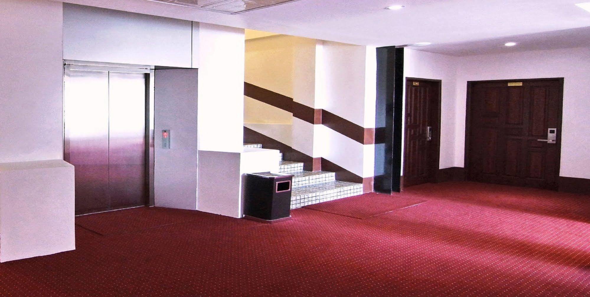 Perfect Hotel Mandalay Esterno foto