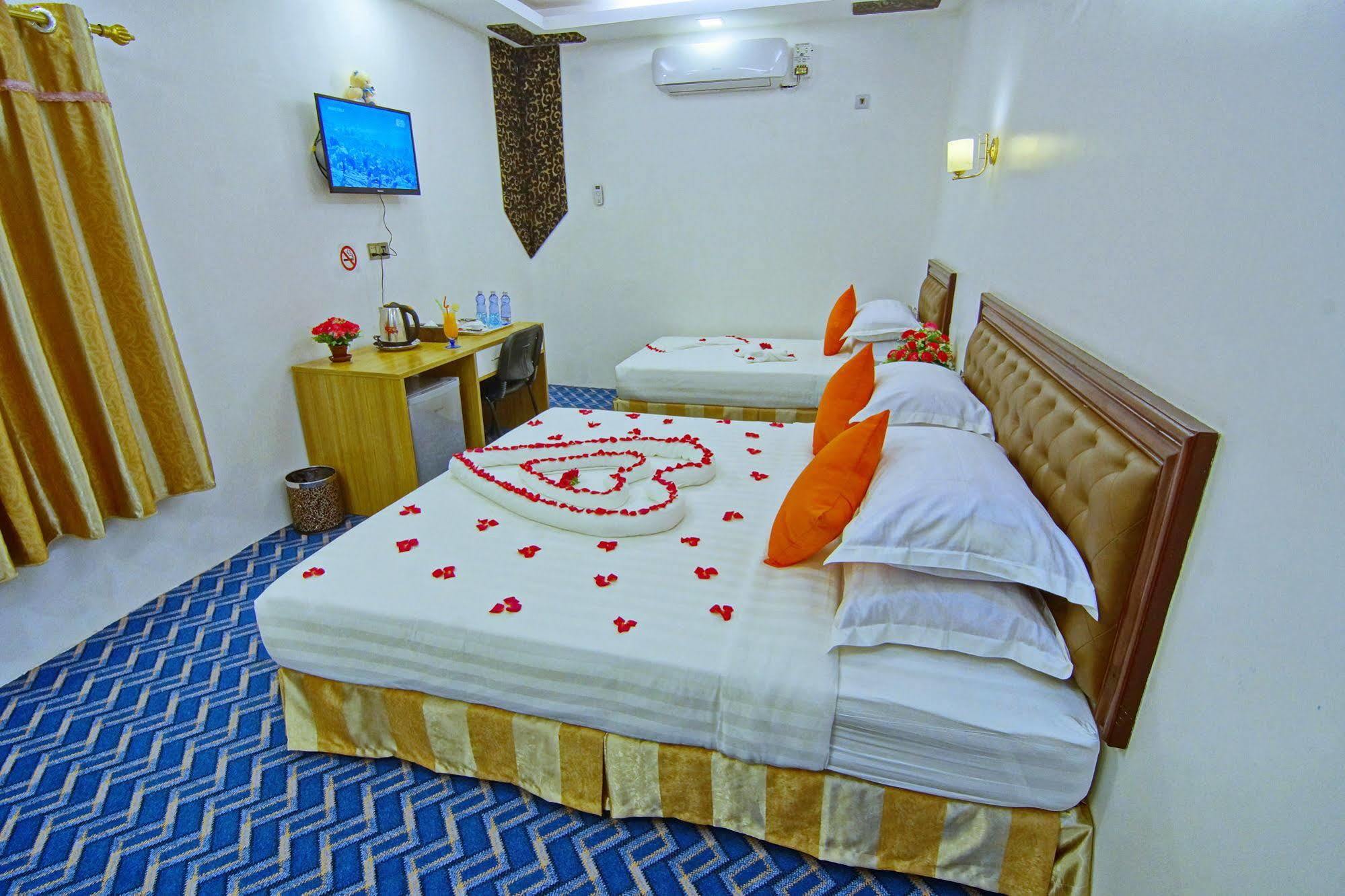 Perfect Hotel Mandalay Esterno foto